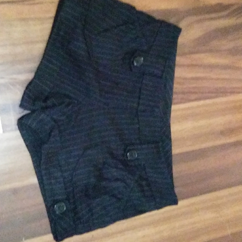 Dress up pin strip shorts